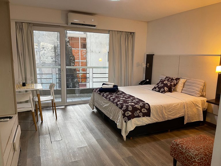 Apartamento com Varanda no Coração de Buenos Aires