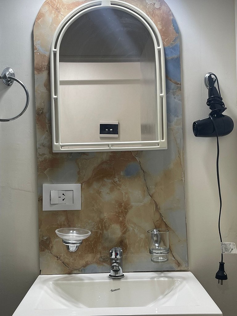 Apartamento Confortável com Varanda em Retiro