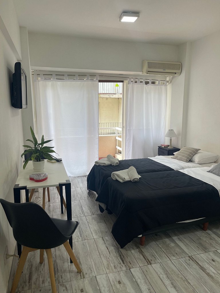 Apartamento Confortável com Varanda em Retiro