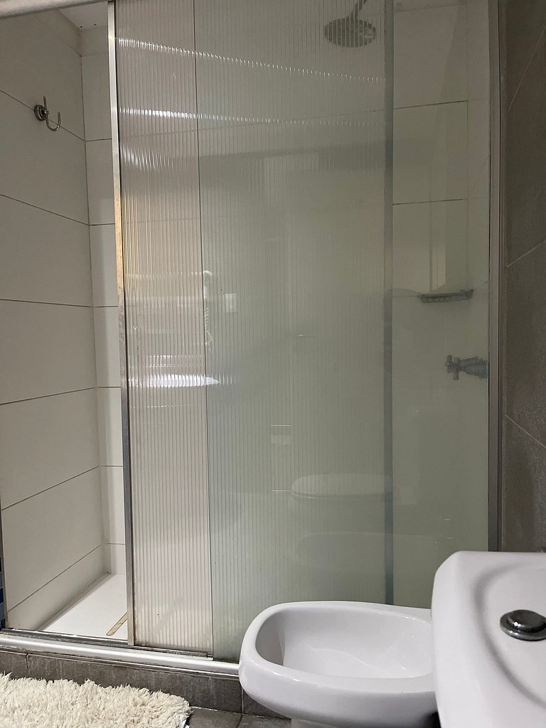 Apartamento com Varanda no Coração de Buenos Aires