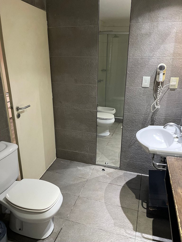 Apartamento com Varanda no Coração de Buenos Aires