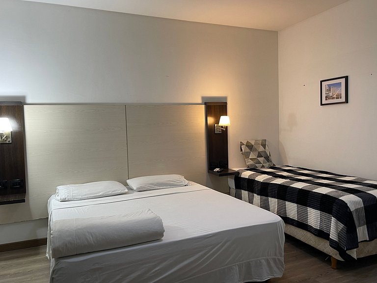 Bright apartment just steps from Puerto MD